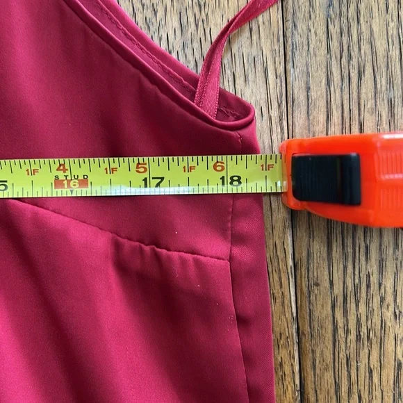 White House Black Market: Sleeveless, Red-ish, Floral Embellished Top: Size L - Picture 8 of 9